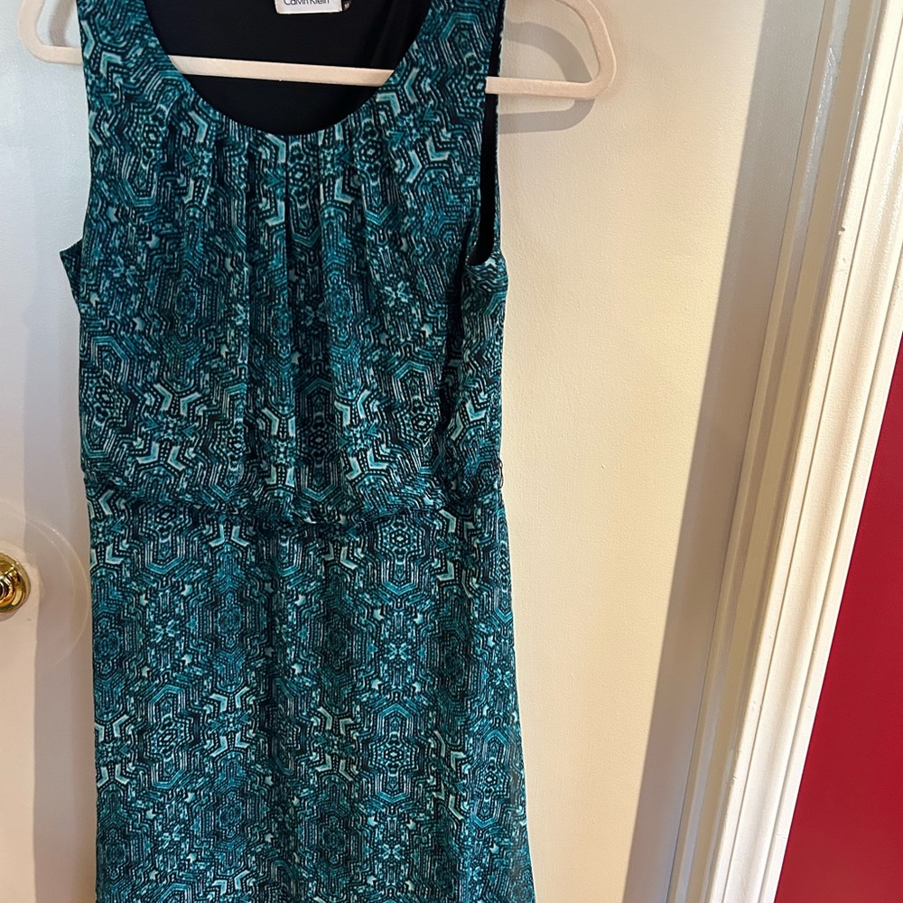 Calvin Klein blue, green, & white stretchable midi dress